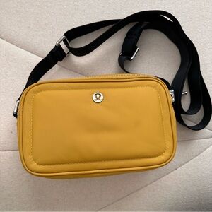 Lululemon crossbody camera bag